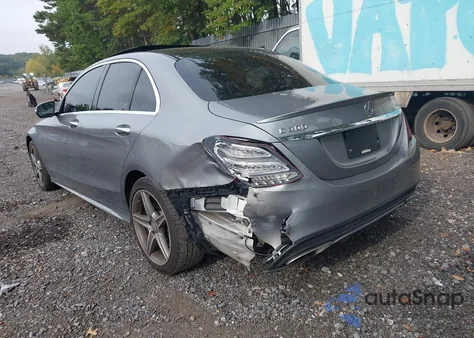 2015 Mercedes-Benz C 300 Sport 4Matic из США, поврежденный, VIN 55SWF4KB1FU058268